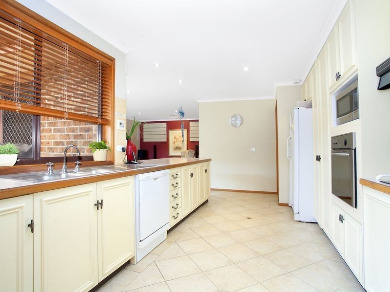 12 Buntine Crescent, Isaacs ACT 2607