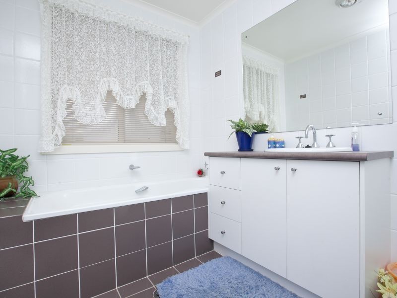 30 McGilvray Close, Gordon ACT 2906