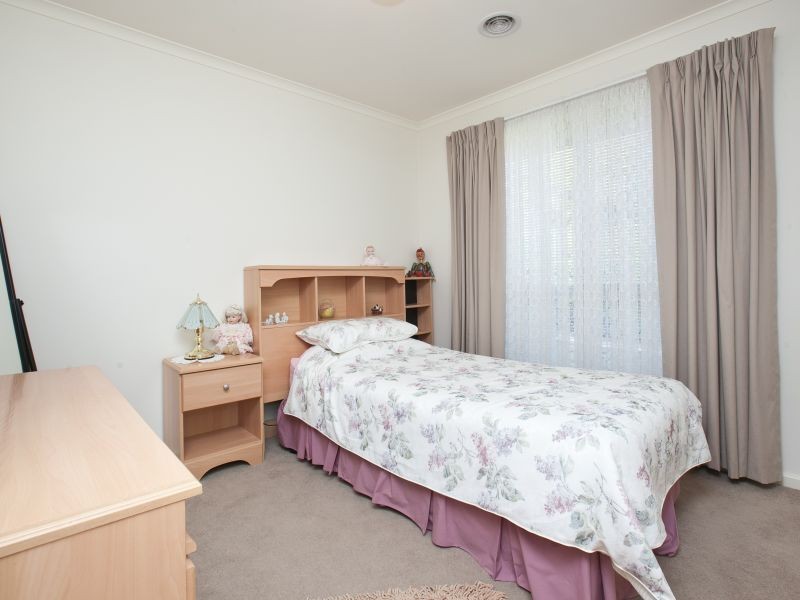 30 McGilvray Close, Gordon ACT 2906