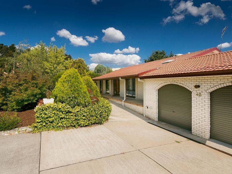 42 Julia Flynn Avenue, Isaacs ACT 2607