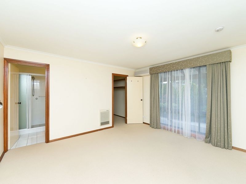 42 Julia Flynn Avenue, Isaacs ACT 2607