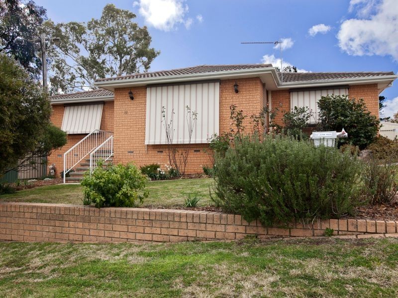 82 Lansell Circuit, Wanniassa ACT 2903