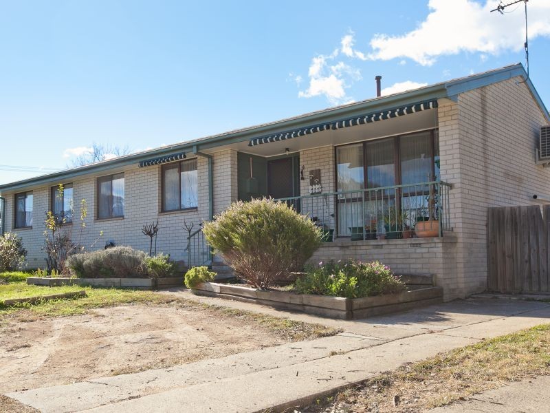 13 Gunning Place, Kambah ACT 2902
