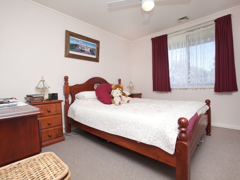 13 Gunning Place, Kambah ACT 2902