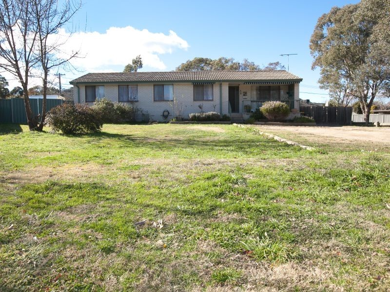 13 Gunning Place, Kambah ACT 2902