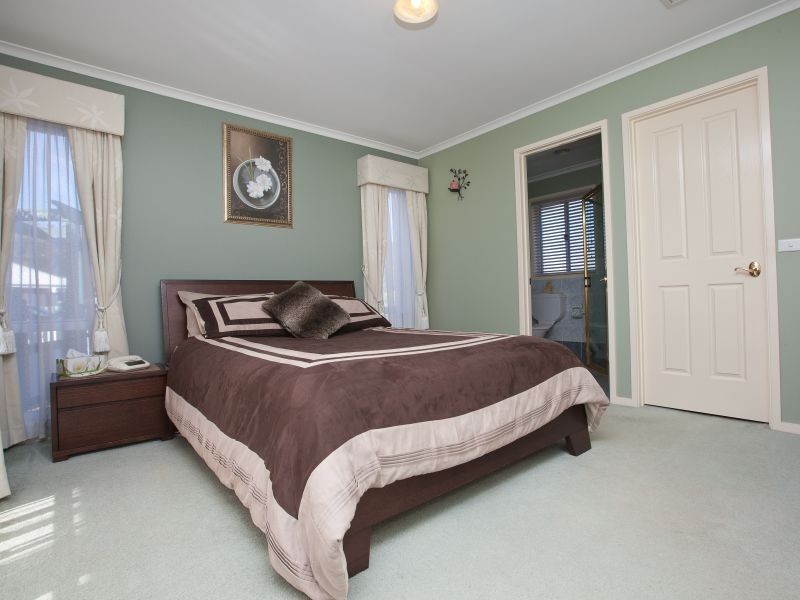 12 Barringer Street, Conder ACT 2906