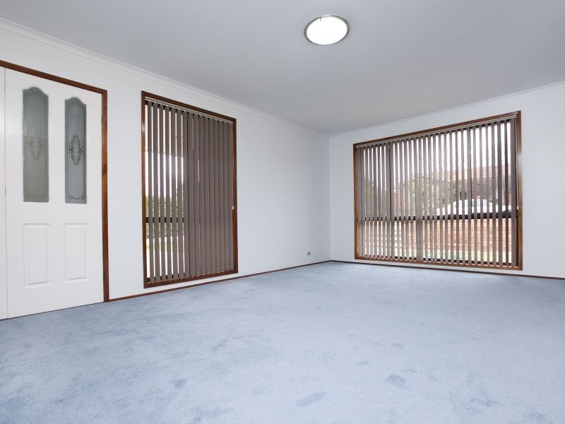 8 Ballard Place, Monash ACT 2904