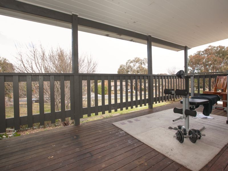 9 Merriman Crescent, Macarthur ACT 2904
