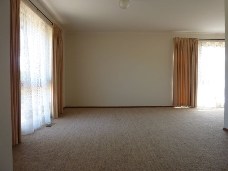 106 Castleton Crescent, Gowrie ACT 2904