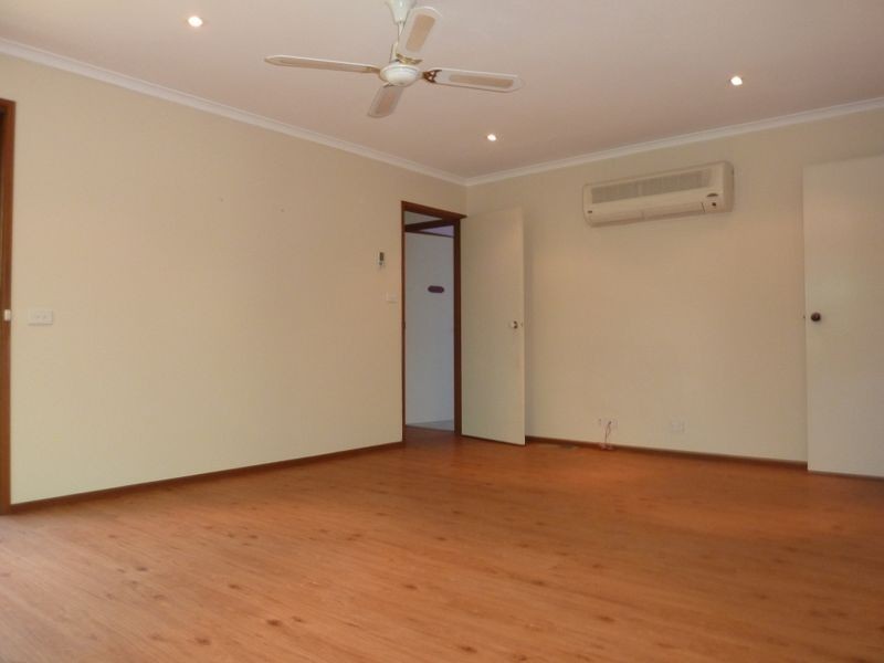 106 Castleton Crescent, Gowrie ACT 2904