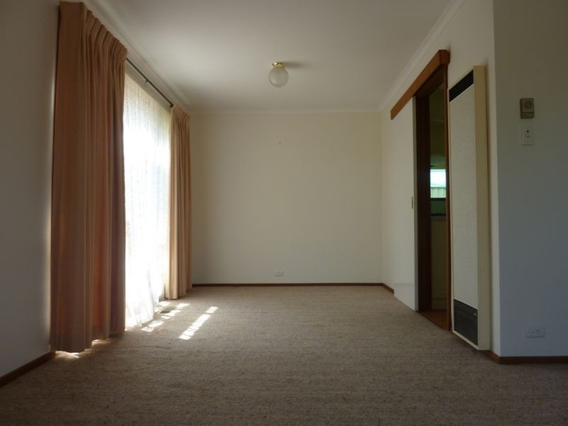 106 Castleton Crescent, Gowrie ACT 2904