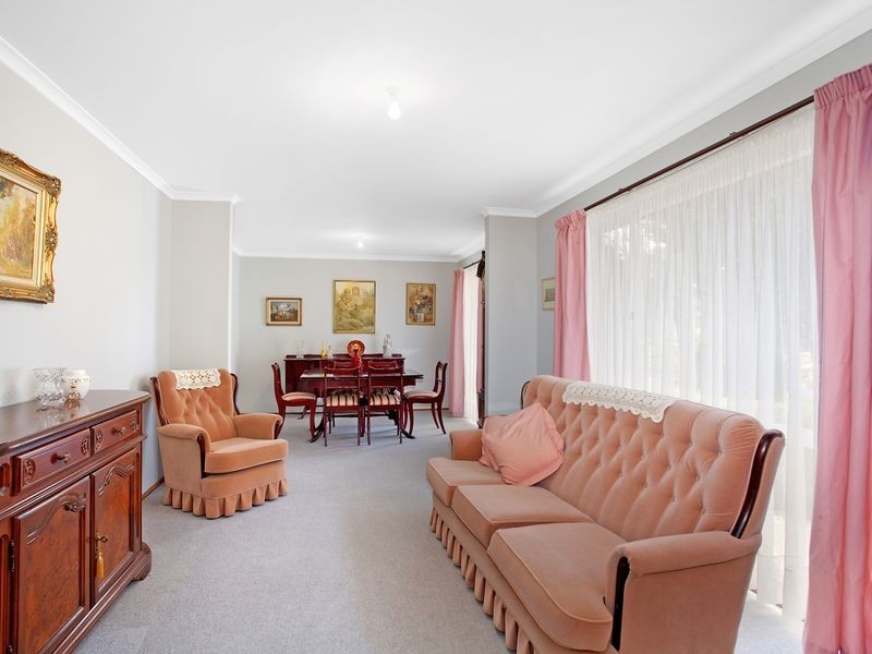 2 Adcock Place, Banks ACT 2906