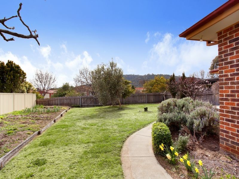 2 Adcock Place, Banks ACT 2906