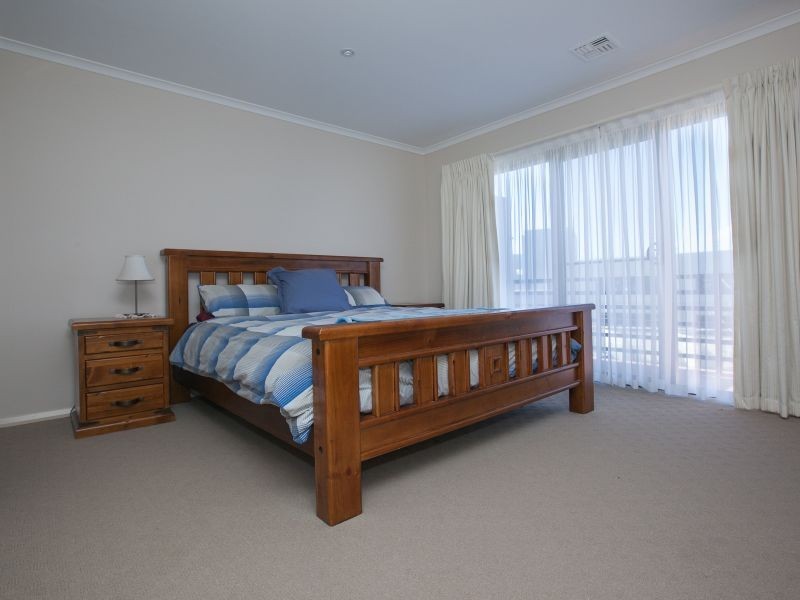 86 Eileen Good Street, Greenway ACT 2900