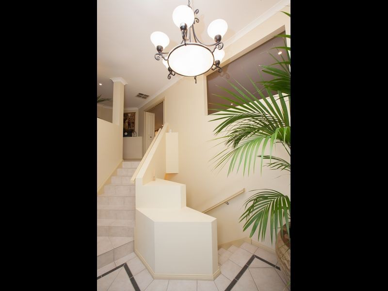 13 Staunton Place, Gordon ACT 2906