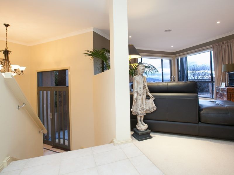13 Staunton Place, Gordon ACT 2906