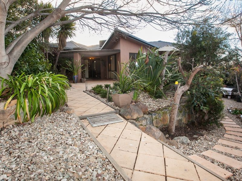 13 Staunton Place, Gordon ACT 2906