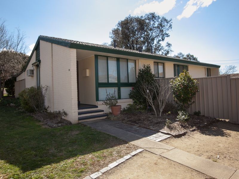 16 Carleton Street, Kambah ACT 2902
