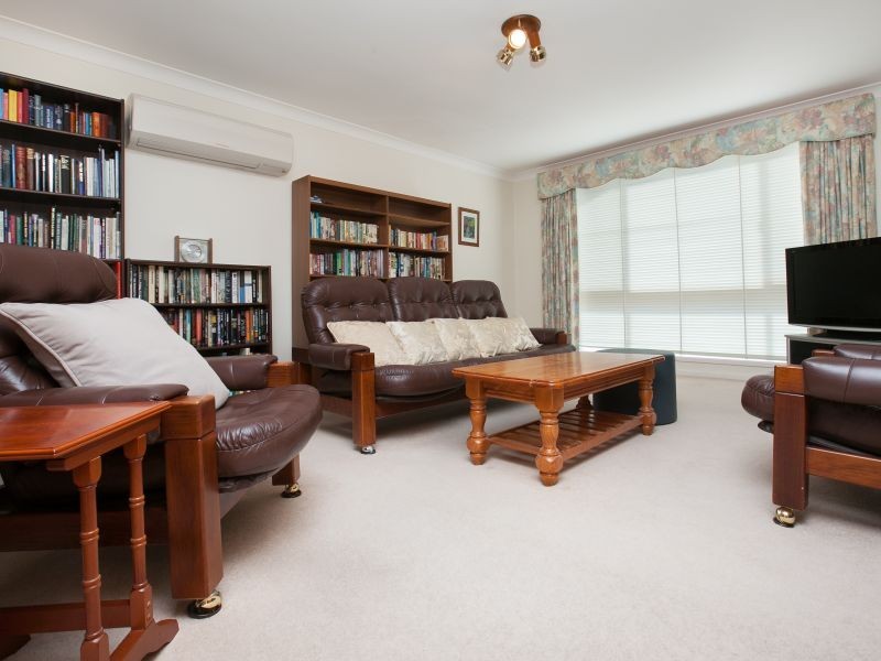 126 Learmonth Drive, Kambah ACT 2902