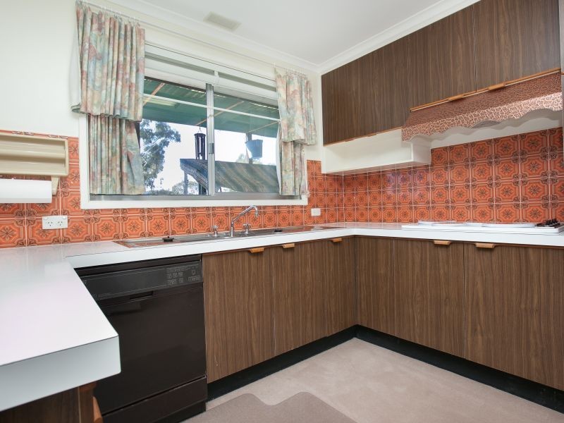 126 Learmonth Drive, Kambah ACT 2902