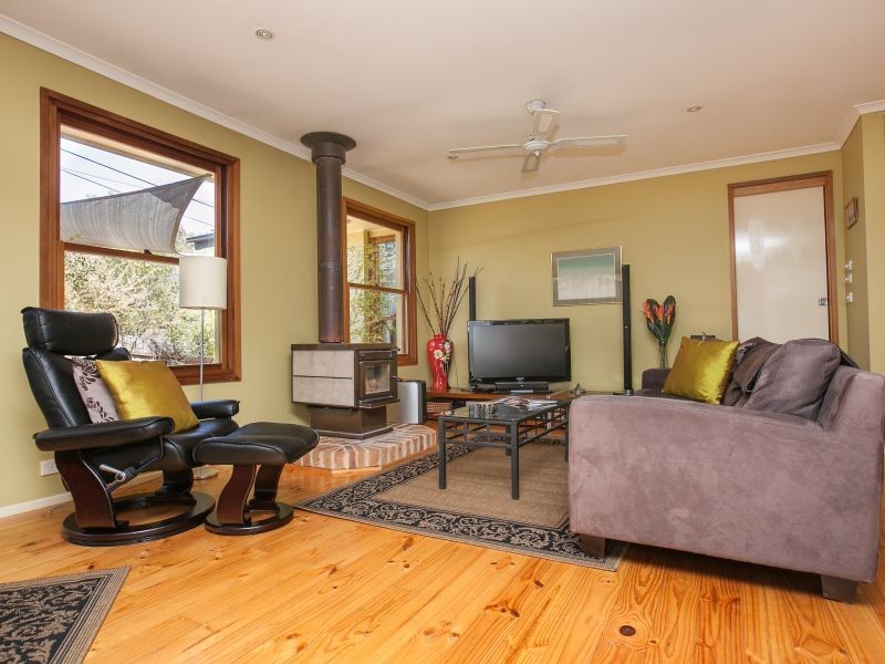 13 Cuthbert Circuit, Wanniassa ACT 2903