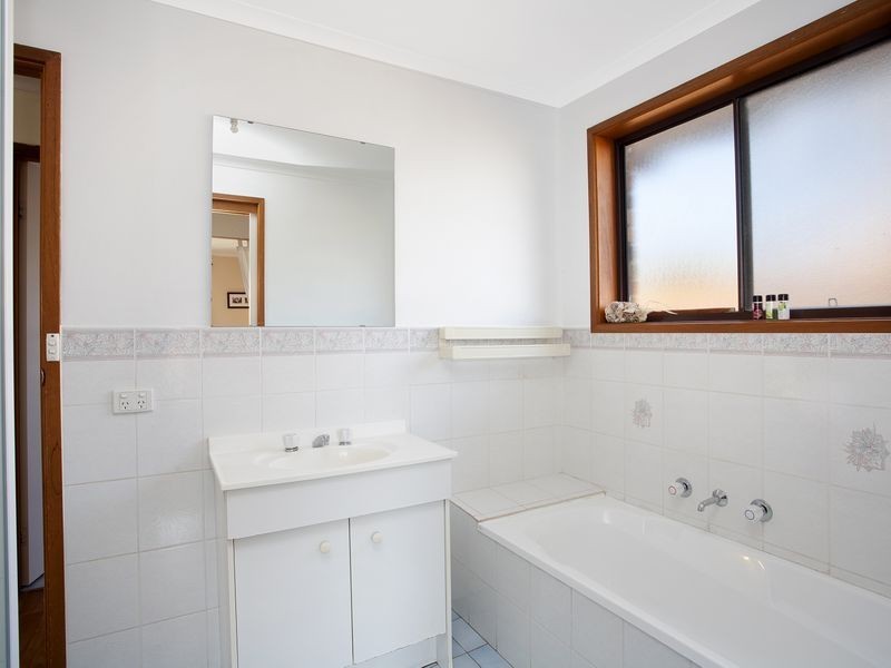 37 Ironbark Crescent, Banks ACT 2906