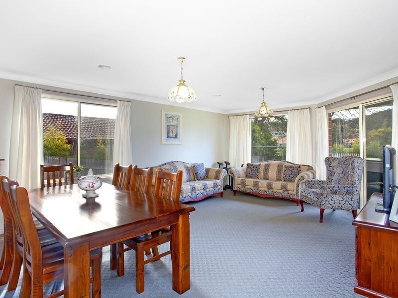 13 Poplar Crescent, Jerrabomberra NSW 2619