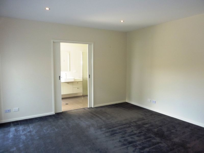 23 Myrtle Close, Jerrabomberra NSW 2619