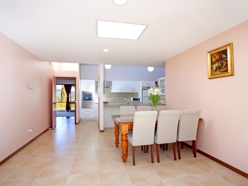 18 Crampton Place, Fadden ACT 2904