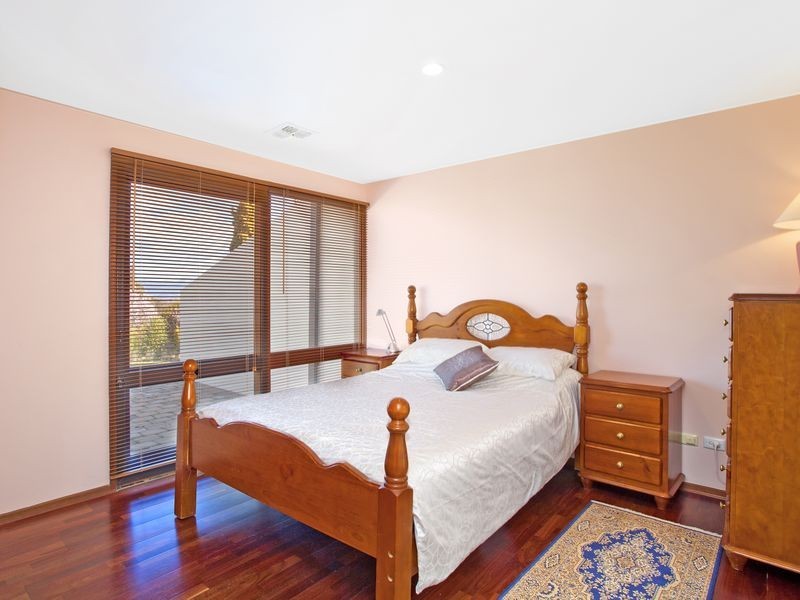 18 Crampton Place, Fadden ACT 2904