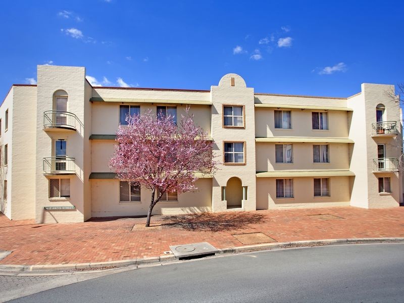 13/2 Antis Street, Phillip ACT 2606