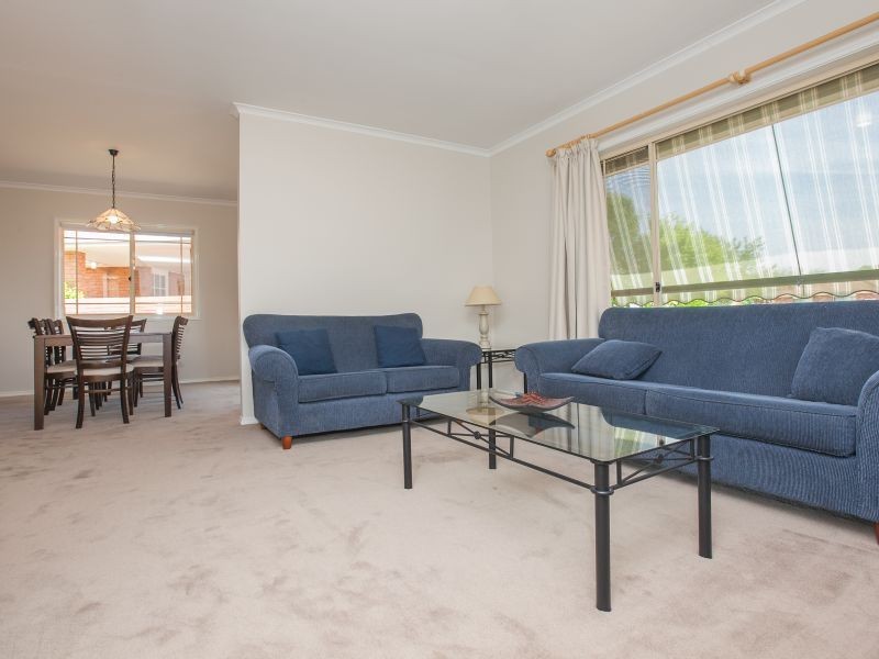 11 Thomas Hales Place, Gordon ACT 2906