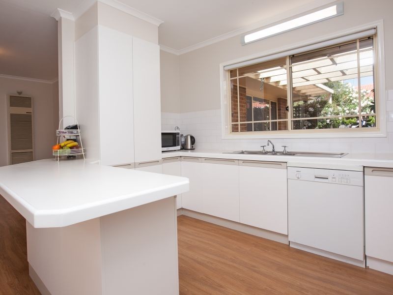11 Thomas Hales Place, Gordon ACT 2906