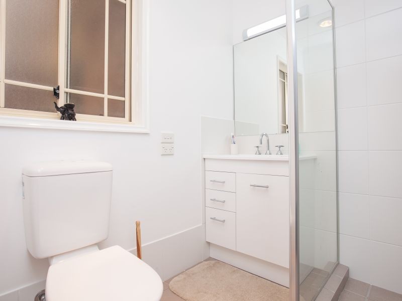 11 Thomas Hales Place, Gordon ACT 2906