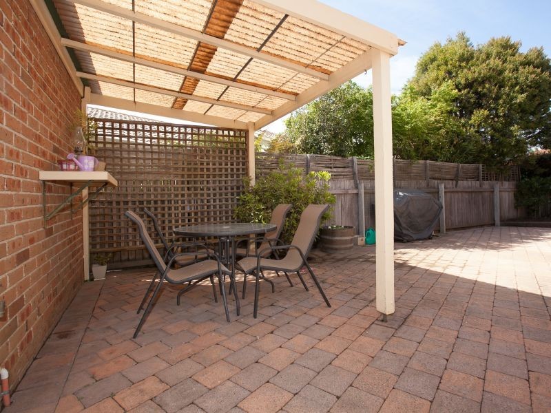11 Thomas Hales Place, Gordon ACT 2906