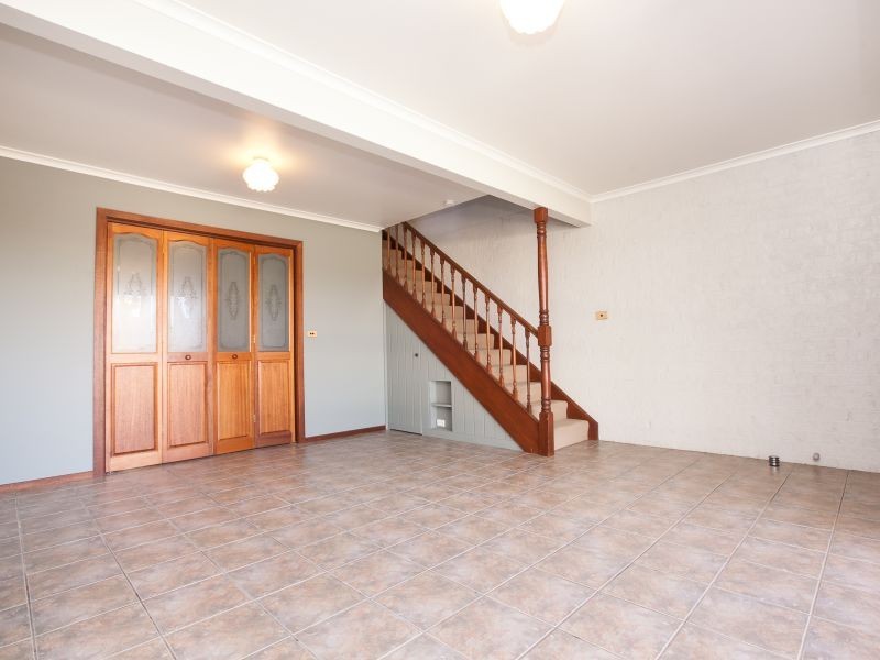 2/8 Hakea Street, Queanbeyan NSW 2620