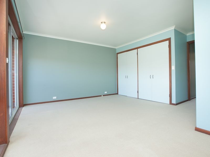 2/8 Hakea Street, Queanbeyan NSW 2620