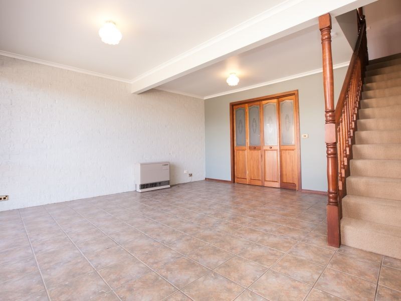 2/8 Hakea Street, Queanbeyan NSW 2620