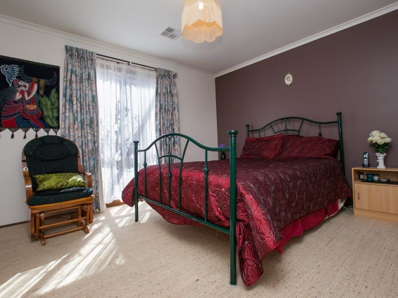 169 Castleton Crescent, Gowrie ACT 2904
