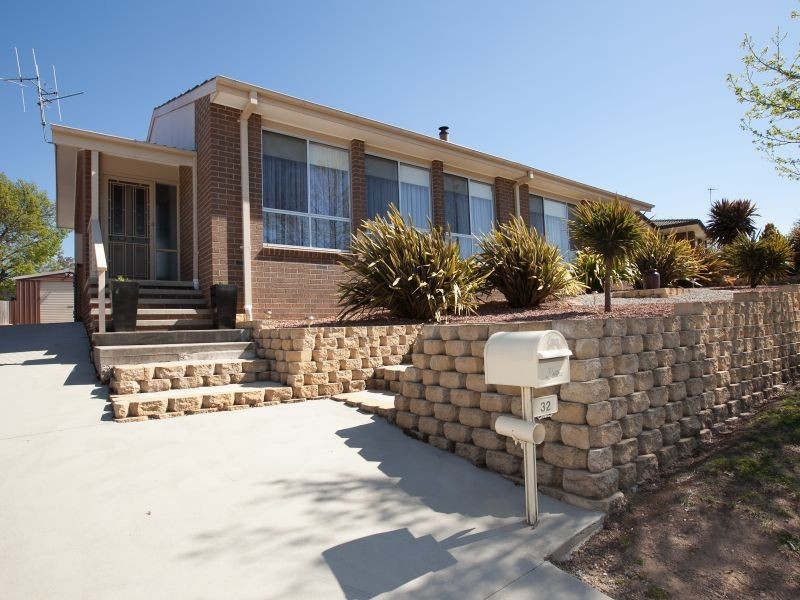 32 Thornton Road, Queanbeyan NSW 2620