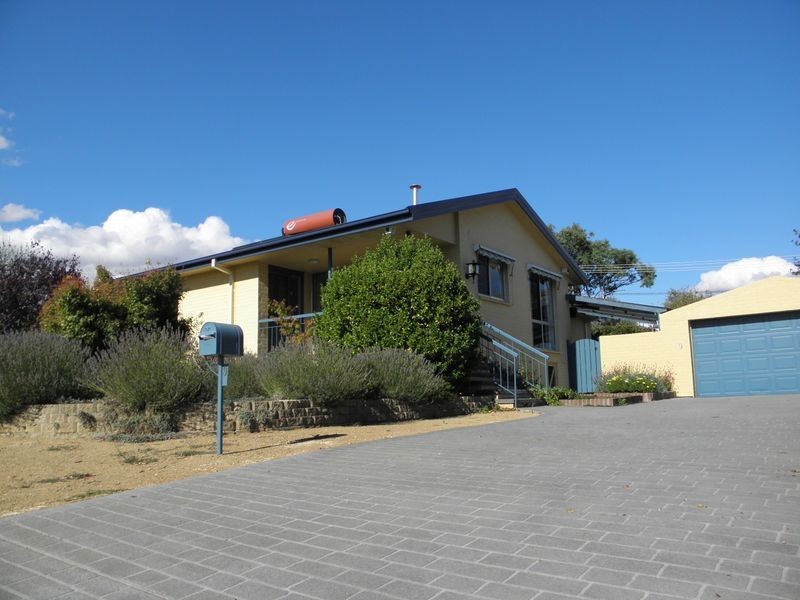 9 Degraves Crescent, Wanniassa ACT 2903