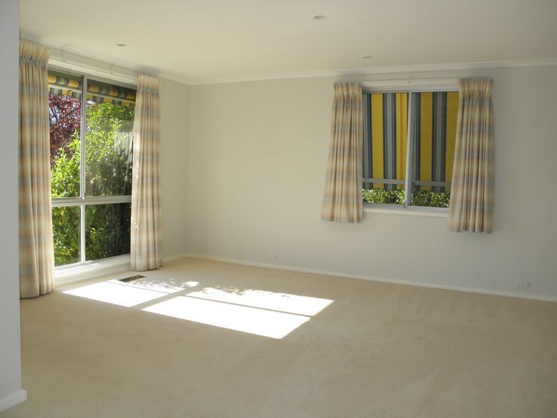 9 Degraves Crescent, Wanniassa ACT 2903