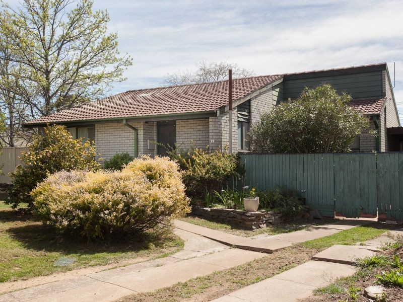 6 Lazarus Place, Wanniassa ACT 2903