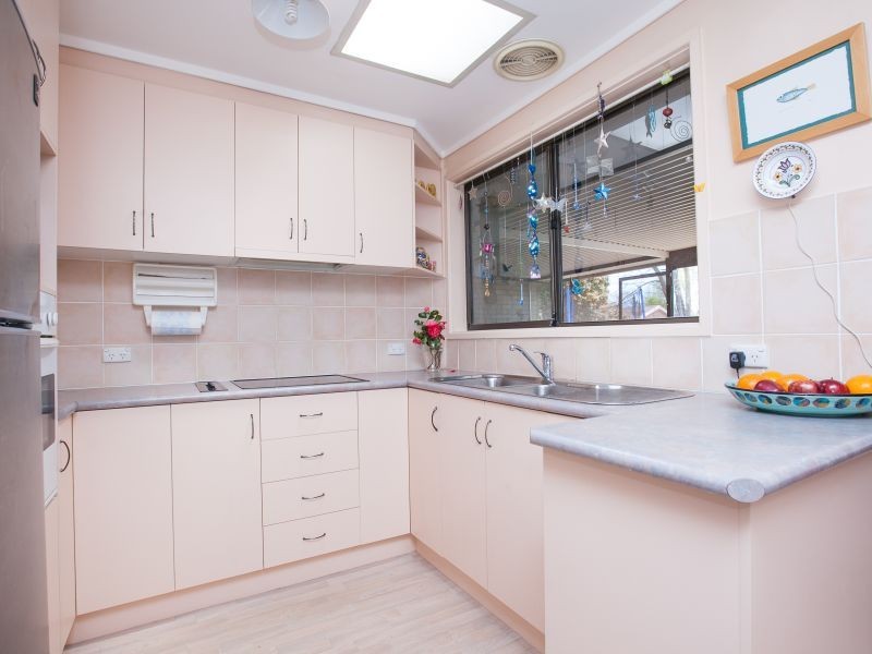 6 Lazarus Place, Wanniassa ACT 2903