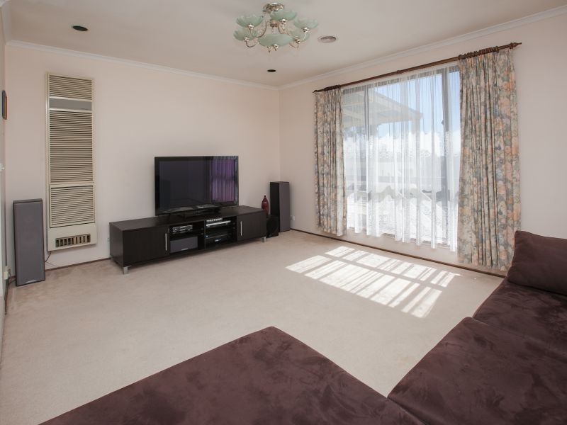 55 Casey Crescent, Calwell ACT 2905