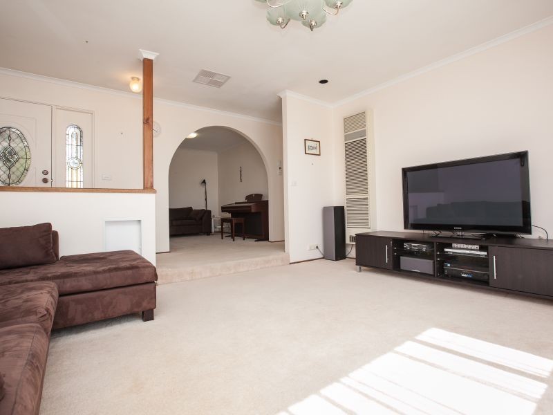 55 Casey Crescent, Calwell ACT 2905