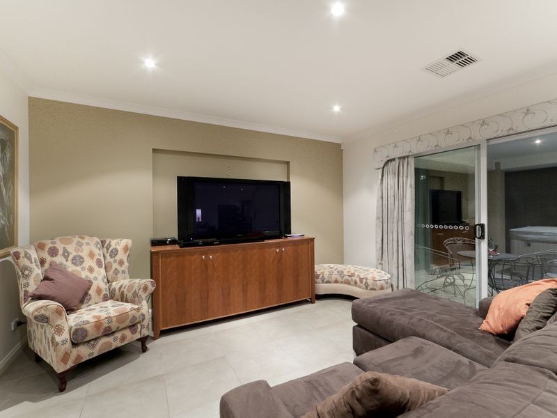 12 Barron Street, Deakin ACT 2600