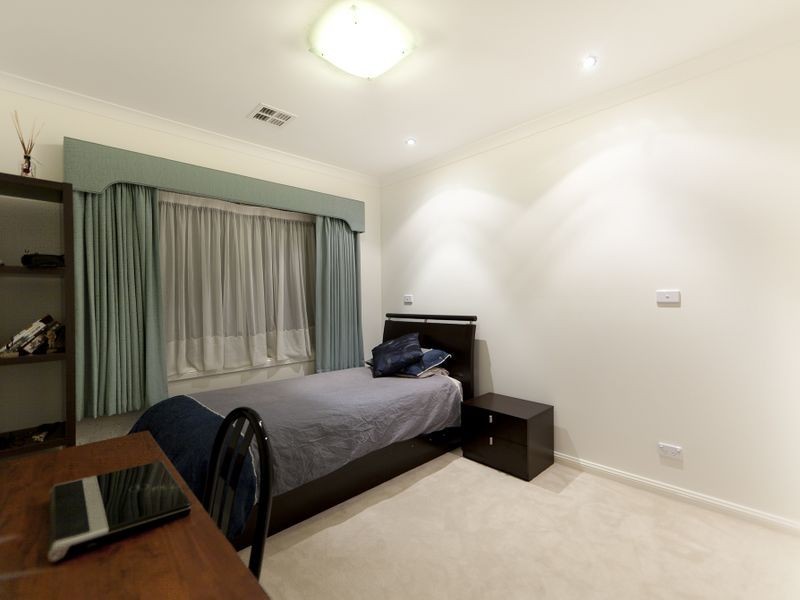 12 Barron Street, Deakin ACT 2600