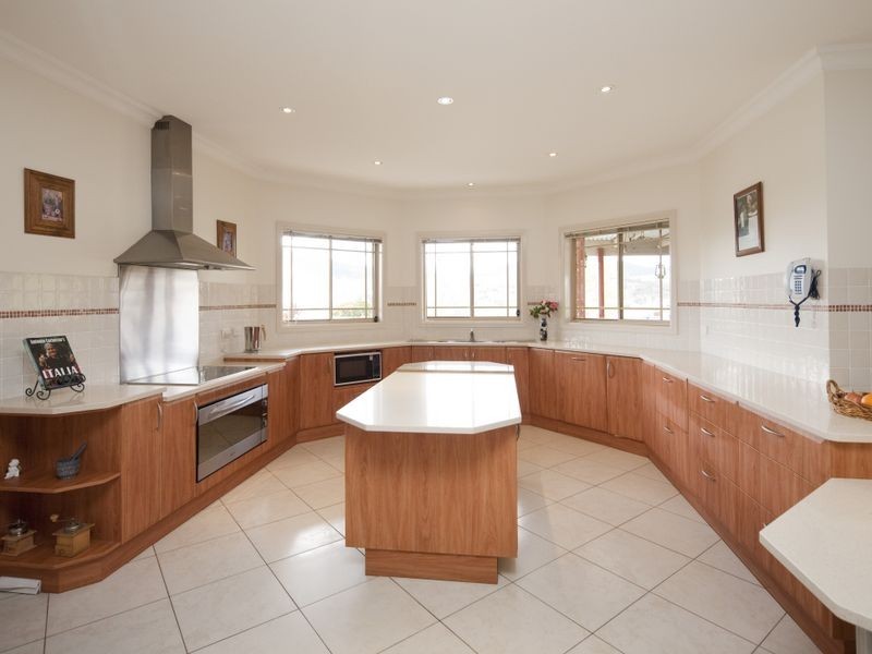 11 Spur Place, Royalla NSW 2620