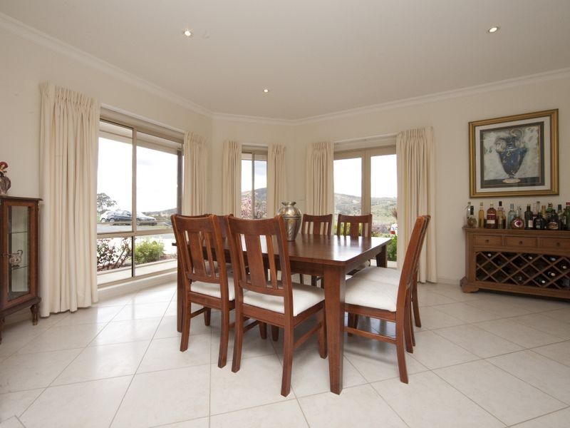 11 Spur Place, Royalla NSW 2620